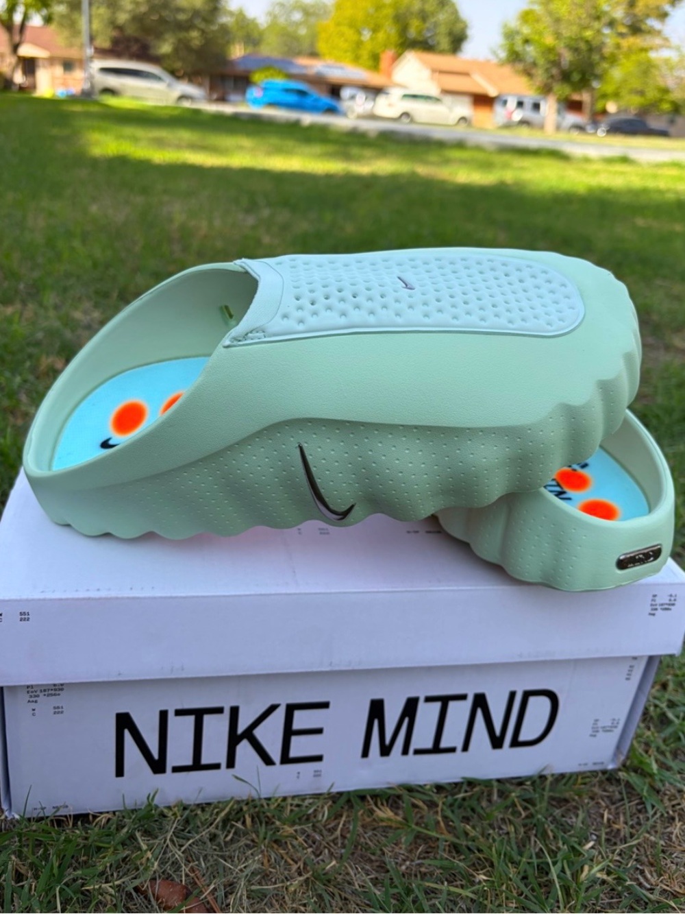 Nike Mind 001 Mint Green Slip-On Foam Clogs with Silver Swoosh - Picture 4 of 4